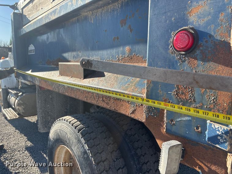 image for item FG2574 2005 International 7300 dump truck