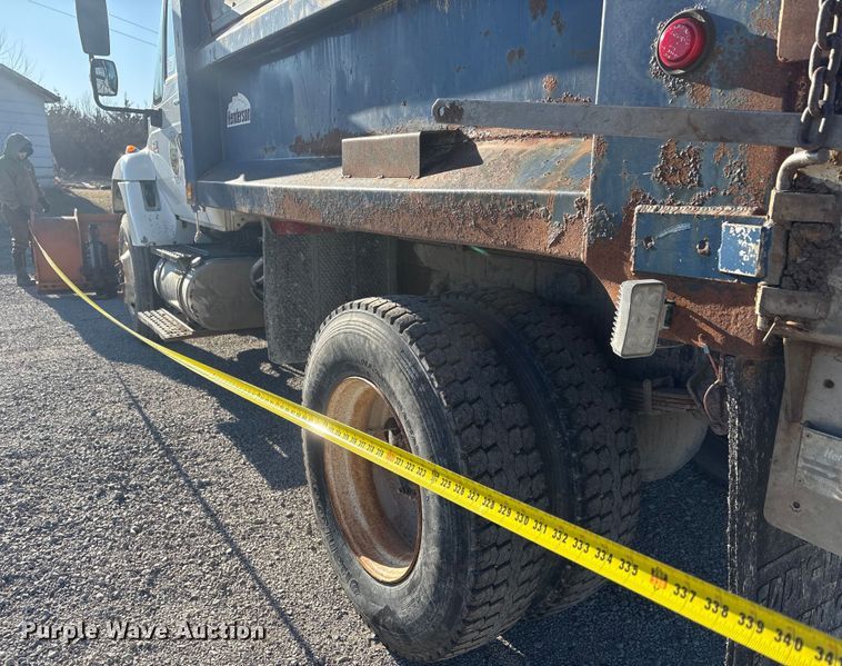 image for item FG2574 2005 International 7300 dump truck