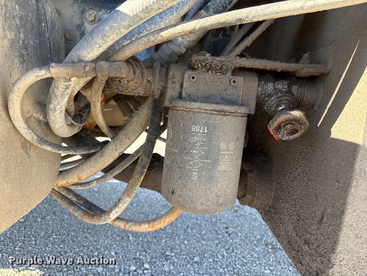 image for item FG2574 2005 International 7300 dump truck