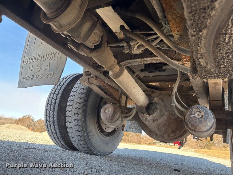 image for item FG2574 2005 International 7300 dump truck