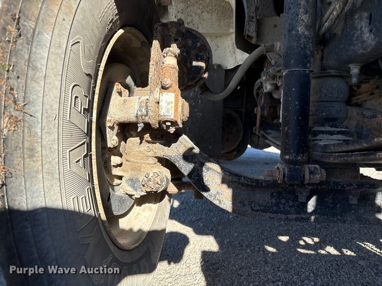 image for item FG2574 2005 International 7300 dump truck