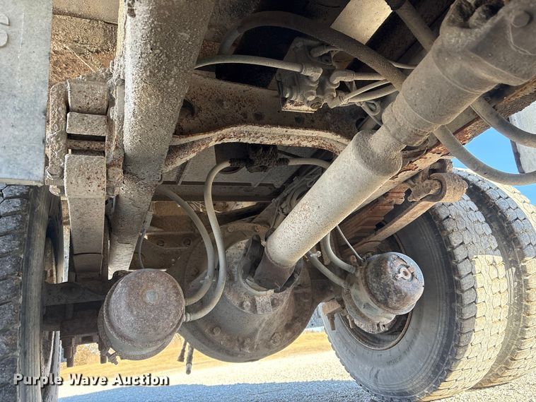 image for item FG2574 2005 International 7300 dump truck