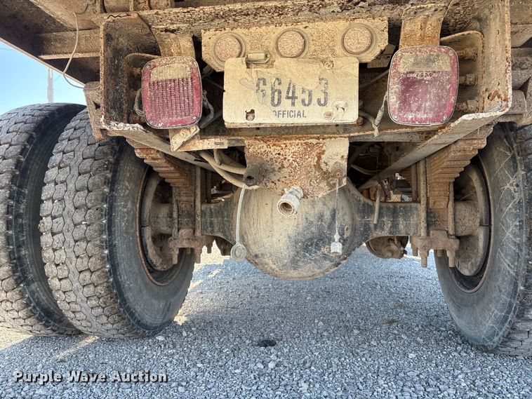 image for item FG2574 2005 International 7300 dump truck