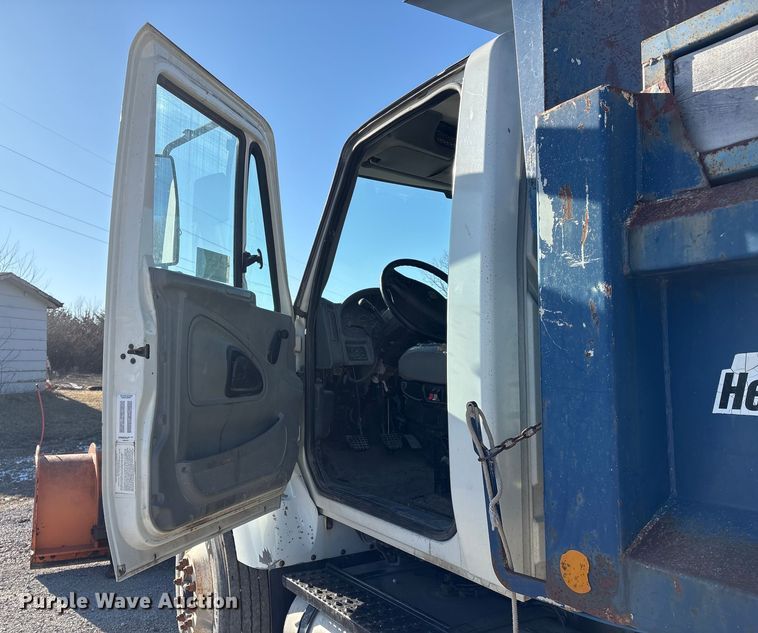 image for item FG2574 2005 International 7300 dump truck