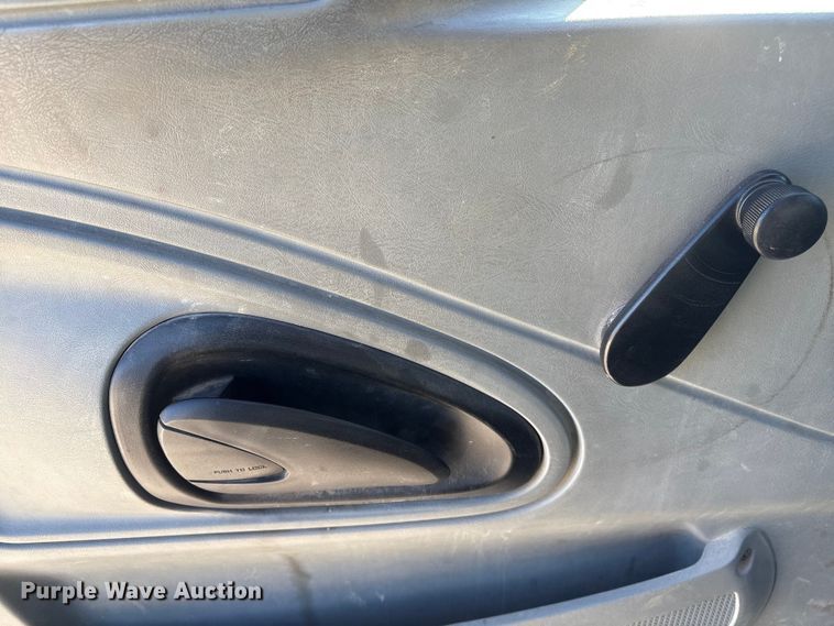 image for item FG2574 2005 International 7300 dump truck