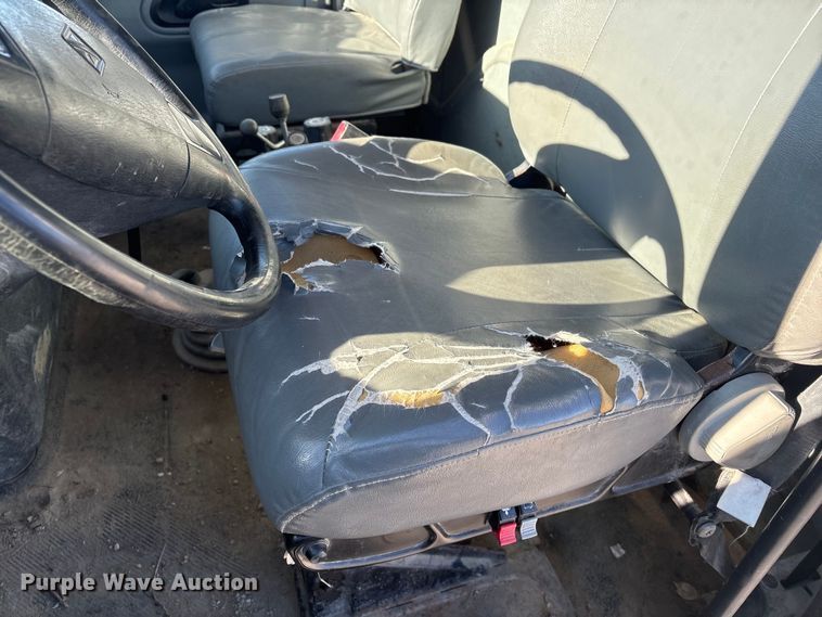 image for item FG2574 2005 International 7300 dump truck