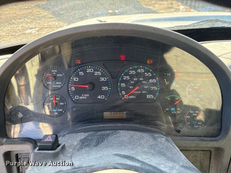 image for item FG2574 2005 International 7300 dump truck