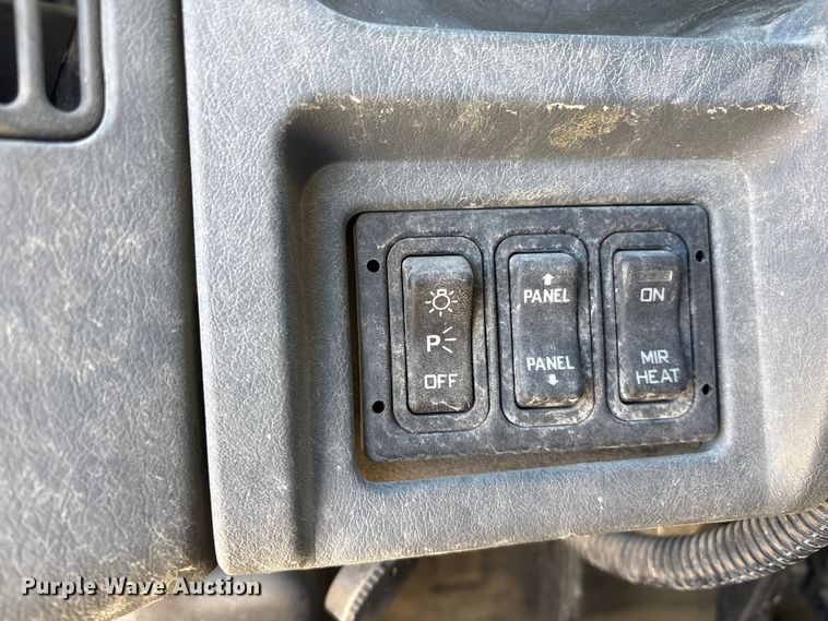 image for item FG2574 2005 International 7300 dump truck