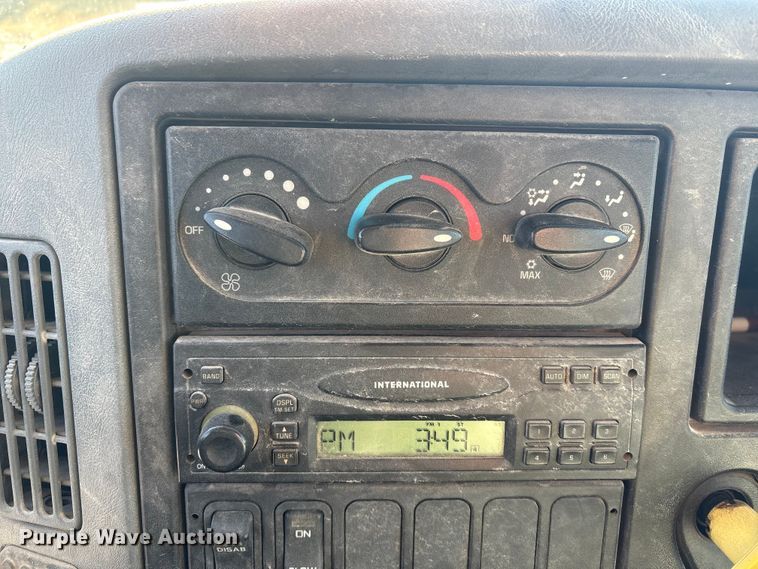 image for item FG2574 2005 International 7300 dump truck