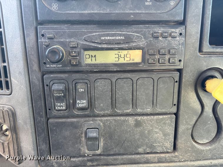 image for item FG2574 2005 International 7300 dump truck