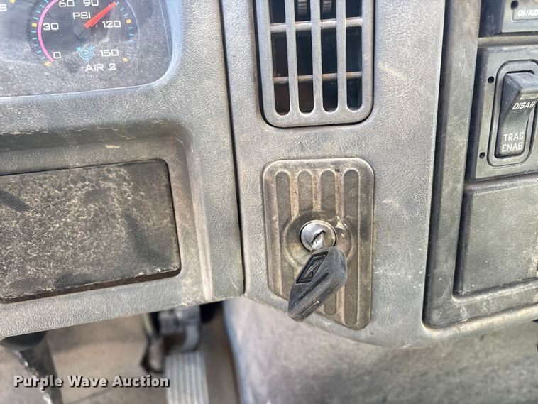 image for item FG2574 2005 International 7300 dump truck