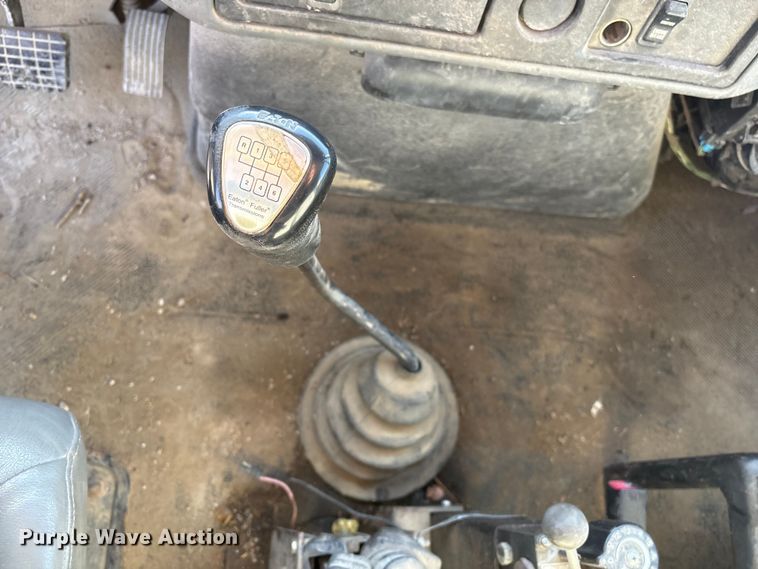 image for item FG2574 2005 International 7300 dump truck