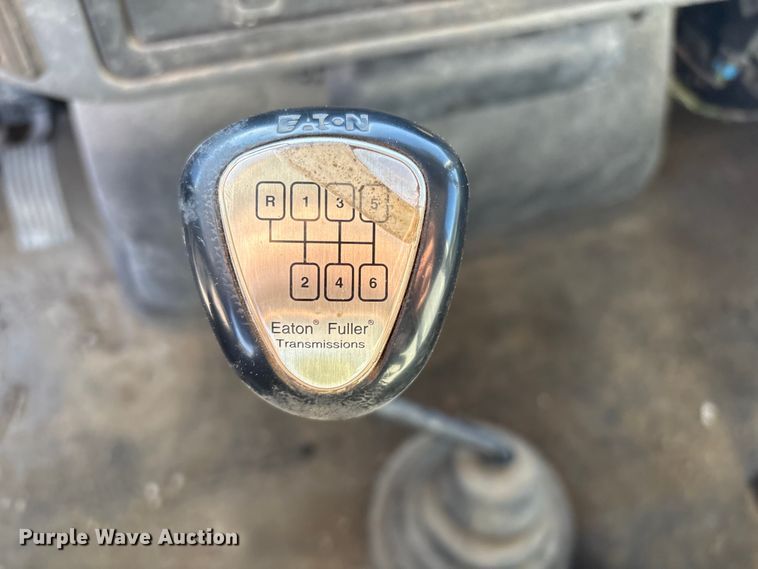 image for item FG2574 2005 International 7300 dump truck