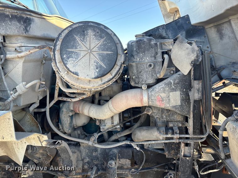 image for item FG2574 2005 International 7300 dump truck