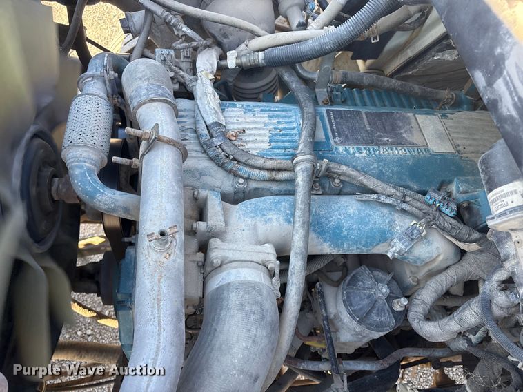 image for item FG2574 2005 International 7300 dump truck