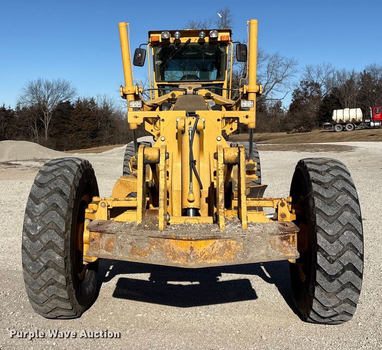 image for item FG2575 2001 John Deere 770CH motor grader