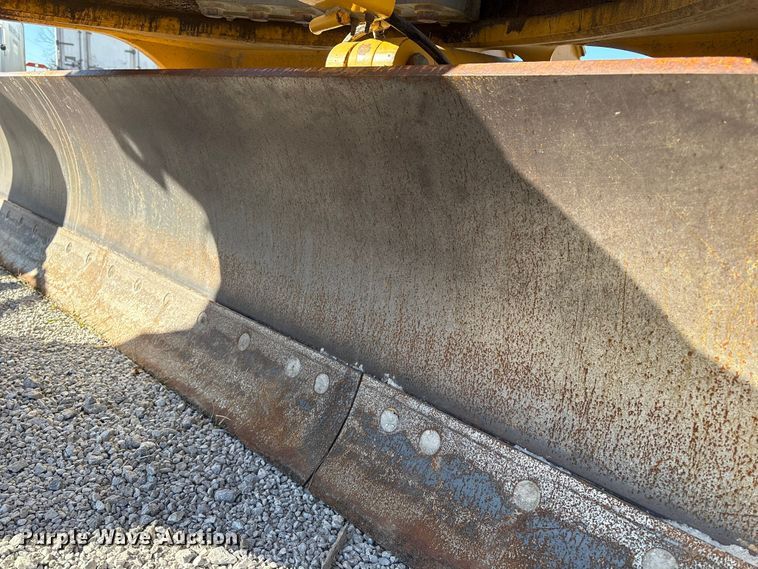 image for item FG2575 2001 John Deere 770CH motor grader