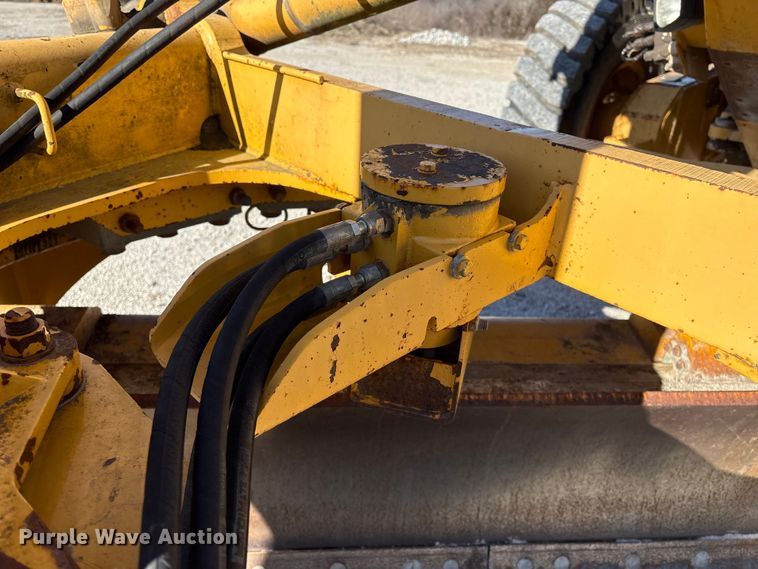 image for item FG2575 2001 John Deere 770CH motor grader