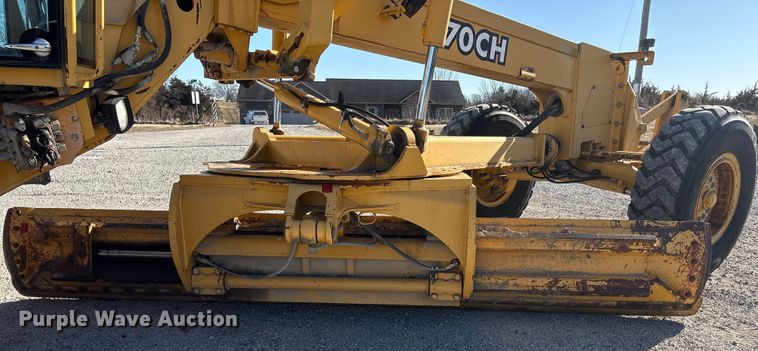 image for item FG2575 2001 John Deere 770CH motor grader