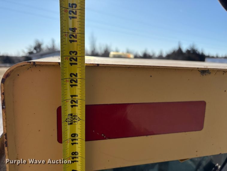 image for item FG2575 2001 John Deere 770CH motor grader