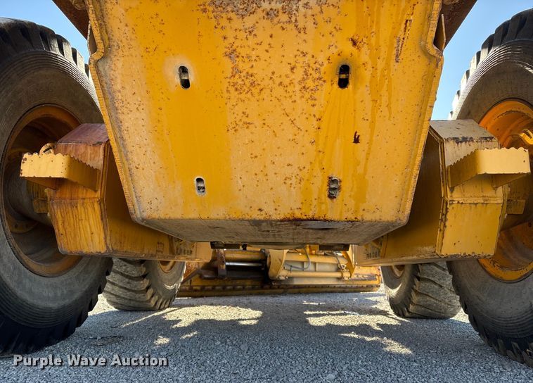 image for item FG2575 2001 John Deere 770CH motor grader