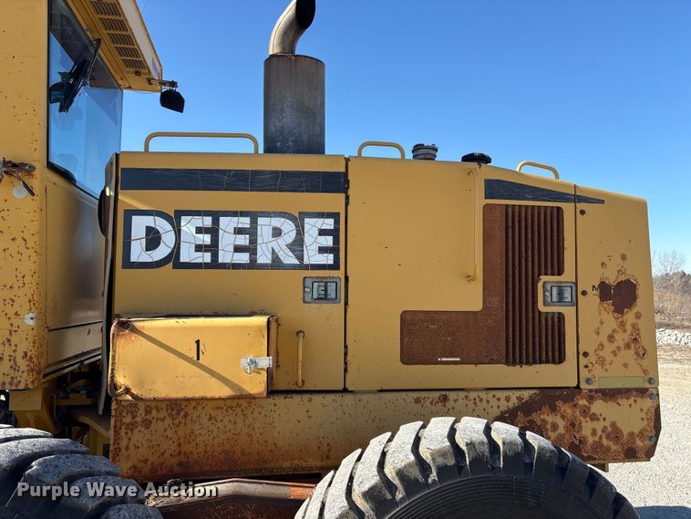 image for item FG2575 2001 John Deere 770CH motor grader