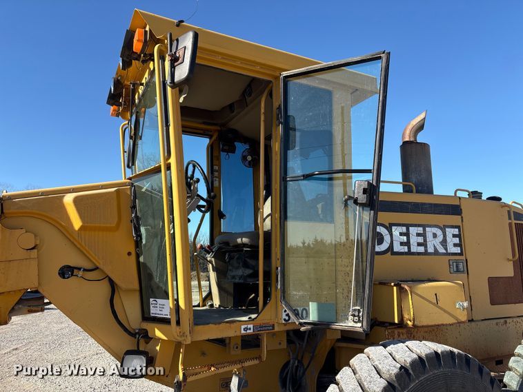 image for item FG2575 2001 John Deere 770CH motor grader