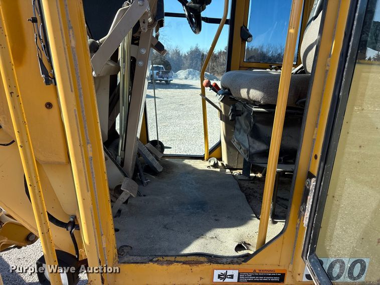 image for item FG2575 2001 John Deere 770CH motor grader