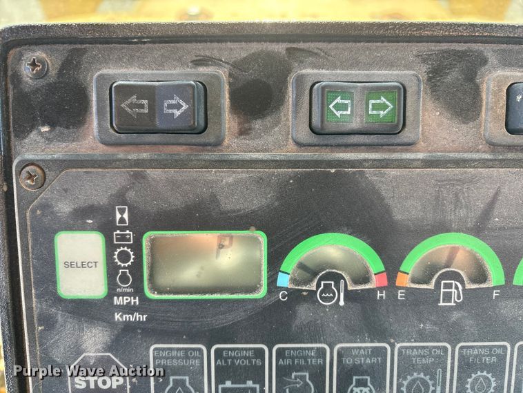 image for item FG2575 2001 John Deere 770CH motor grader