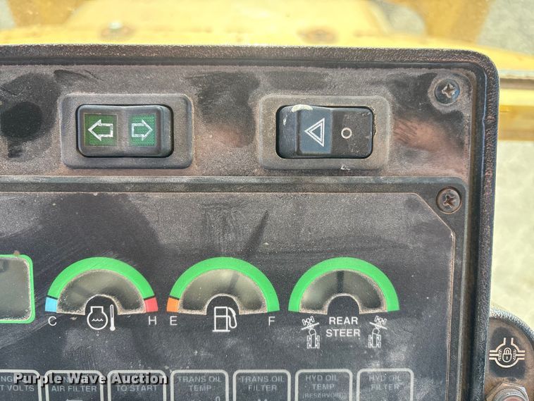 image for item FG2575 2001 John Deere 770CH motor grader