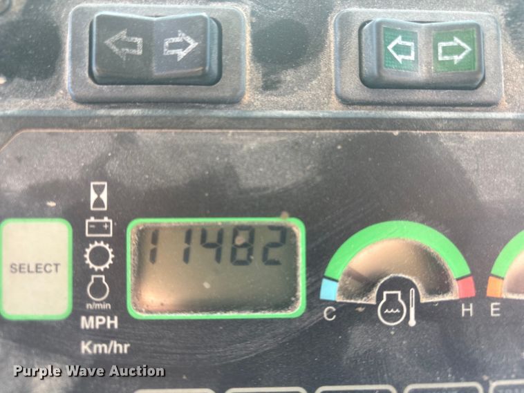 image for item FG2575 2001 John Deere 770CH motor grader