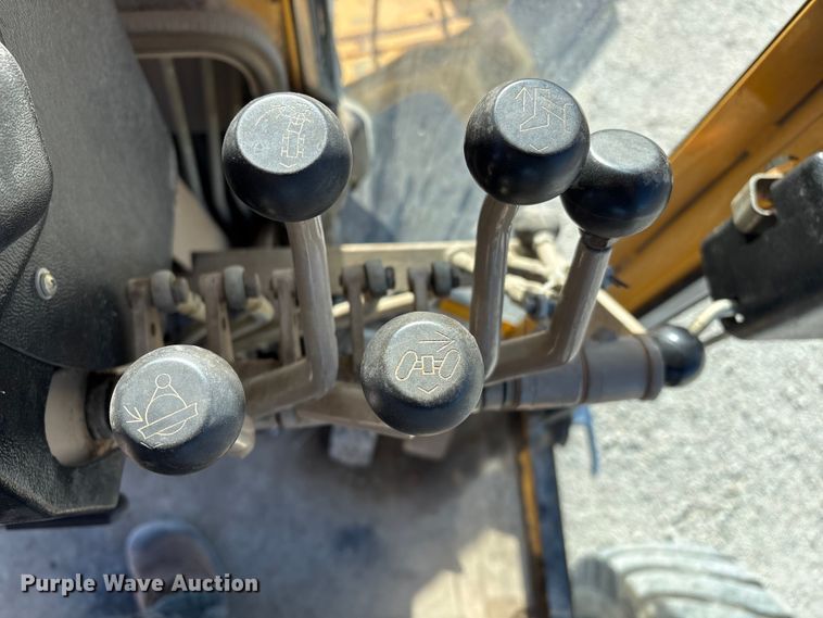 image for item FG2575 2001 John Deere 770CH motor grader