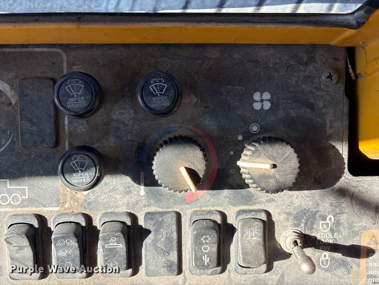 image for item FG2575 2001 John Deere 770CH motor grader