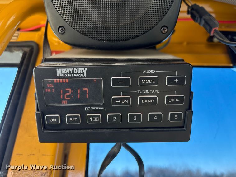 image for item FG2575 2001 John Deere 770CH motor grader