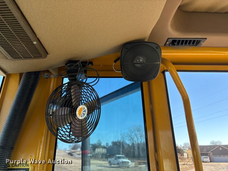 image for item FG2575 2001 John Deere 770CH motor grader