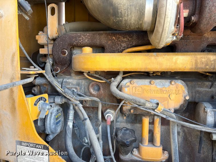 image for item FG2575 2001 John Deere 770CH motor grader