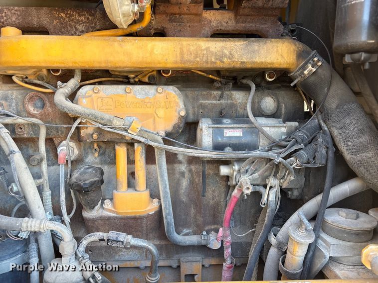 image for item FG2575 2001 John Deere 770CH motor grader