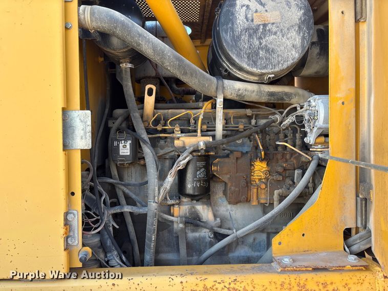 image for item FG2575 2001 John Deere 770CH motor grader