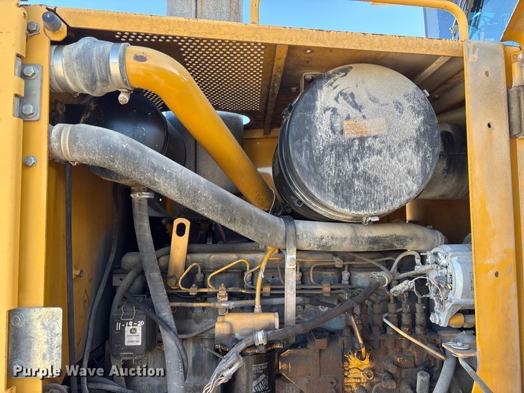 image for item FG2575 2001 John Deere 770CH motor grader