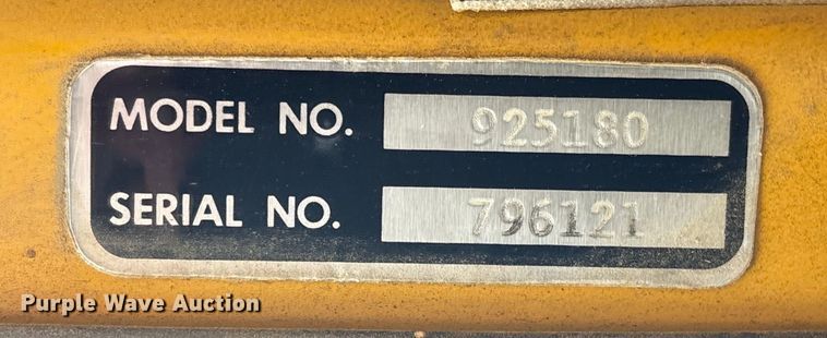 image for item FG2575 2001 John Deere 770CH motor grader