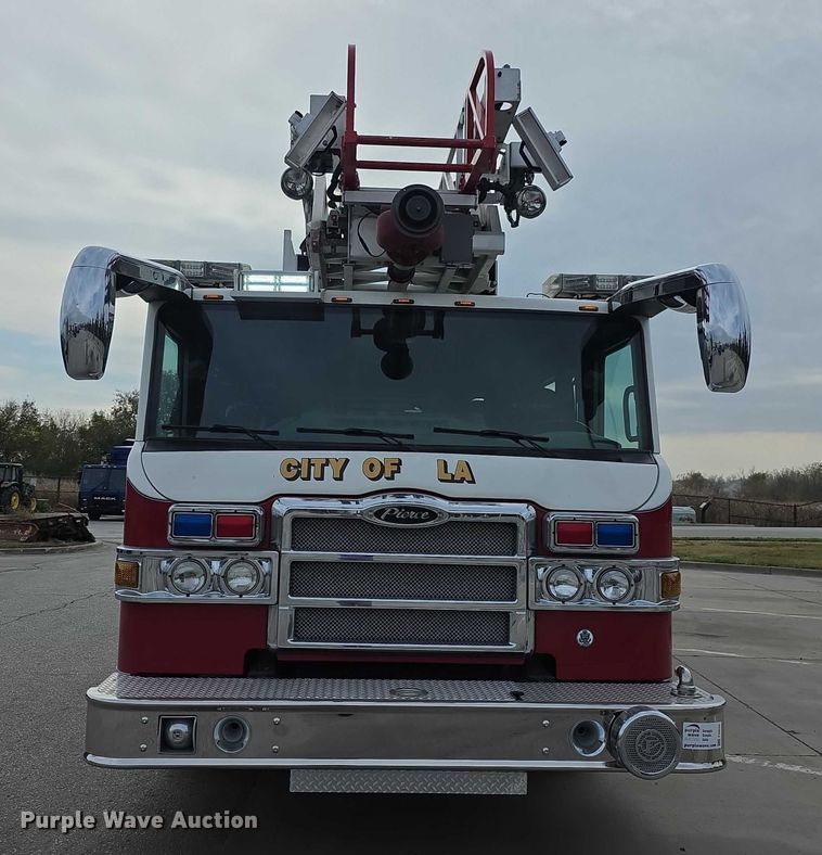 image for item FI0630 2009 Pierce Velocity ladder fire truck