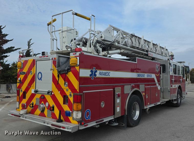 image for item FI0630 2009 Pierce Velocity ladder fire truck