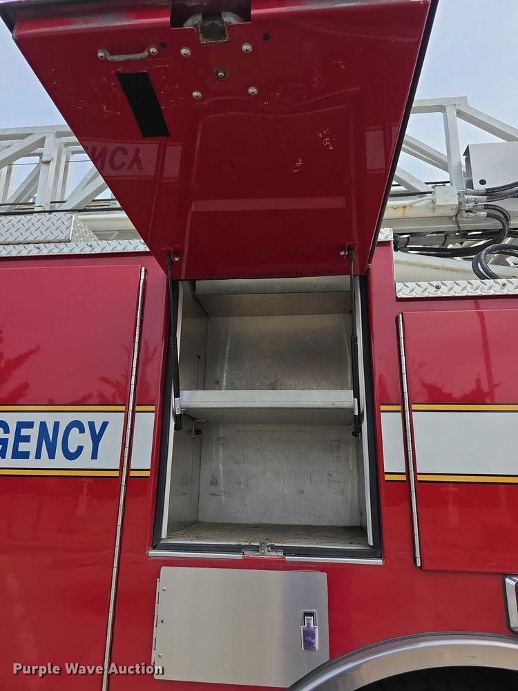 image for item FI0630 2009 Pierce Velocity ladder fire truck