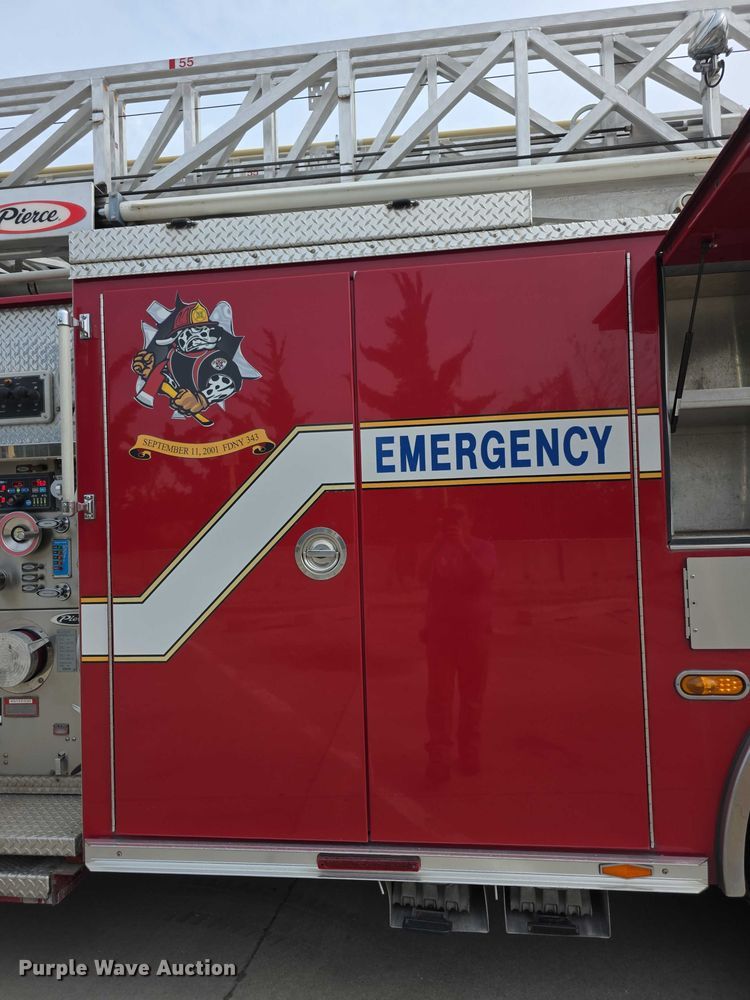 image for item FI0630 2009 Pierce Velocity ladder fire truck