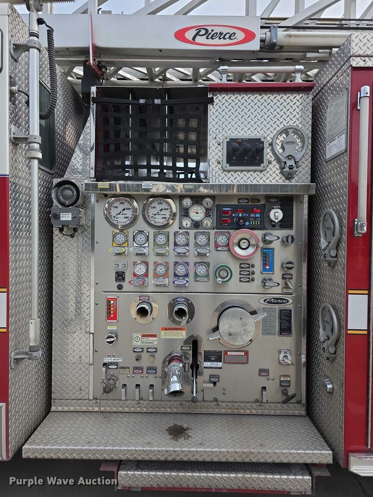 image for item FI0630 2009 Pierce Velocity ladder fire truck