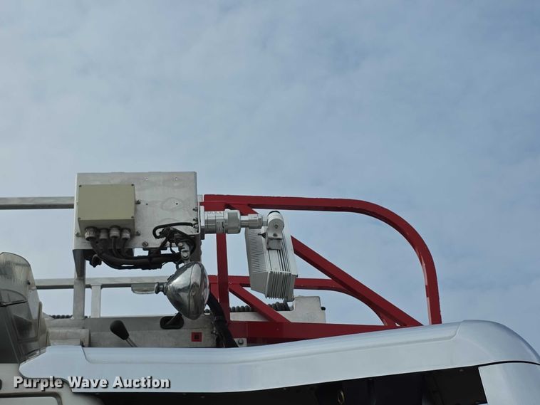 image for item FI0630 2009 Pierce Velocity ladder fire truck