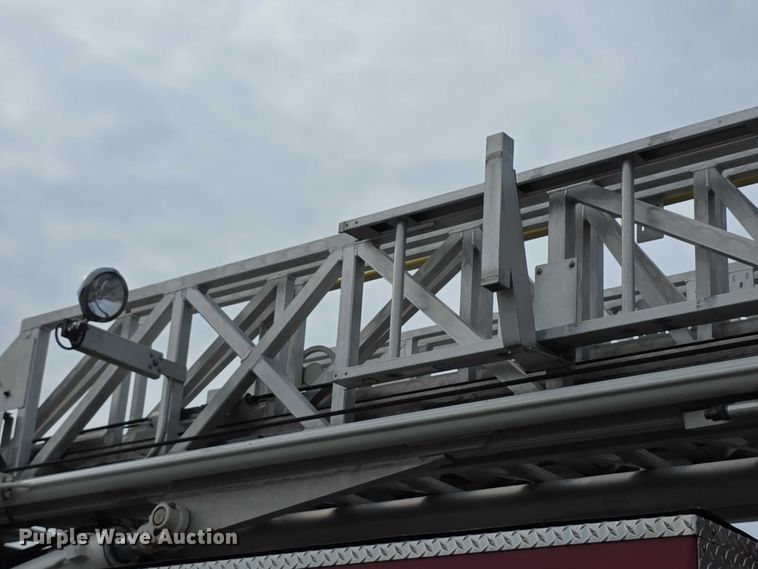 image for item FI0630 2009 Pierce Velocity ladder fire truck