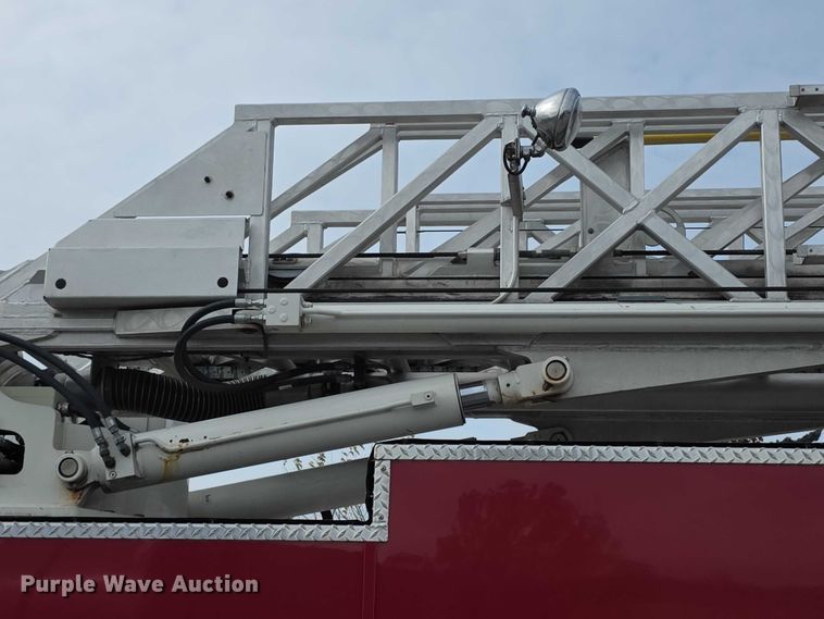 image for item FI0630 2009 Pierce Velocity ladder fire truck