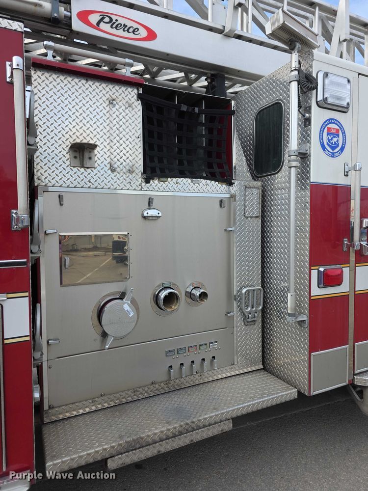 image for item FI0630 2009 Pierce Velocity ladder fire truck