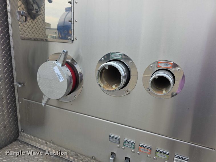 image for item FI0630 2009 Pierce Velocity ladder fire truck